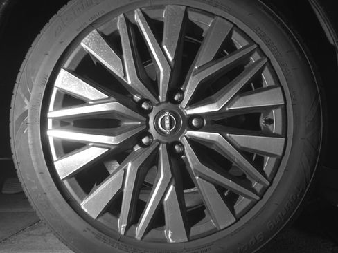 Used 2025 Nissan Altima 2.5 SV FWD image 15