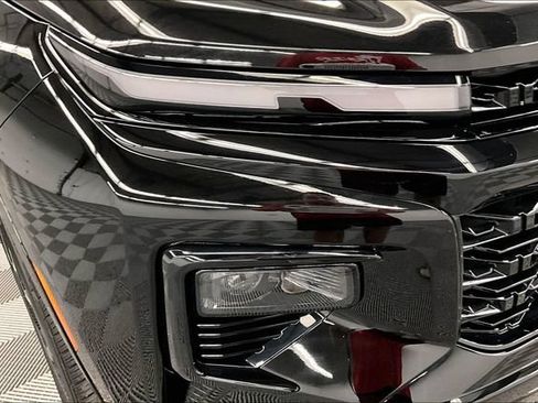 Used 2025 Chevrolet Traverse RS AWD/4WD image 36