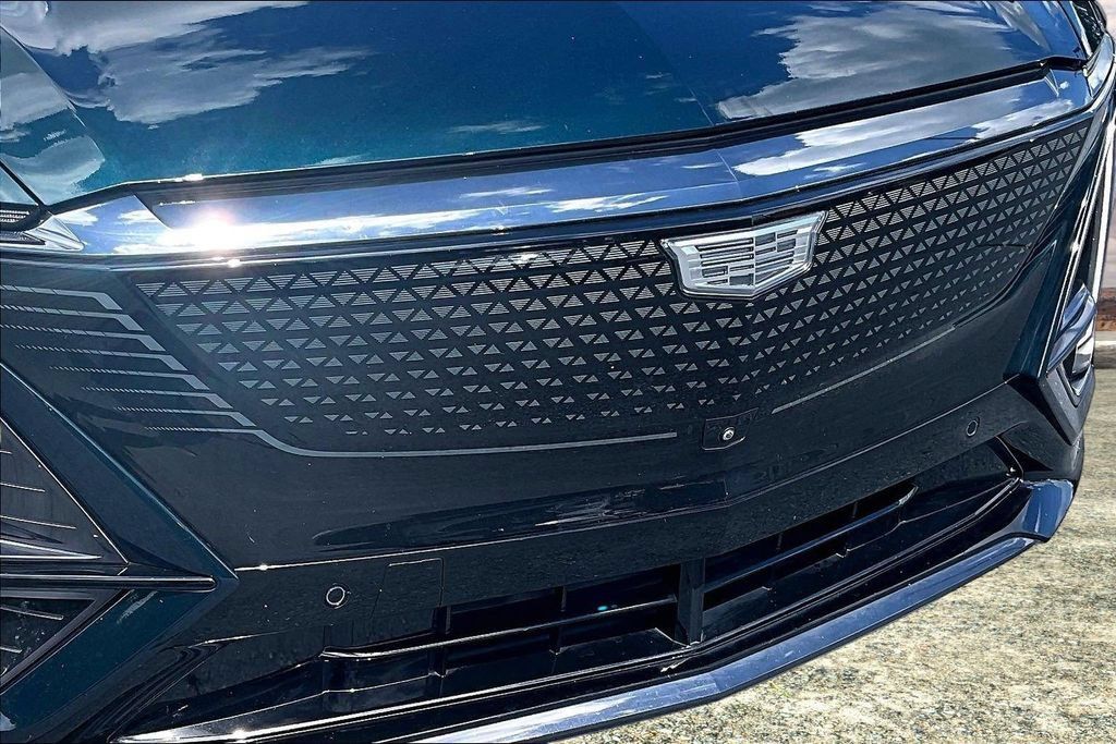 Certified 2024 Cadillac Lyriq Sport AWD/4WD image 33