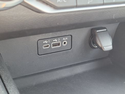 Used 2025 Nissan Altima 2.5 SV FWD image 40