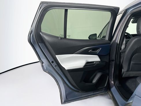 Used 2024 Chevrolet Equinox EV LT FWD image 26