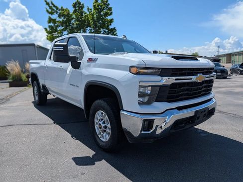 Used 2024 Chevrolet Silverado 2500 LT w/ Convenience Package AWD/4WD image 8