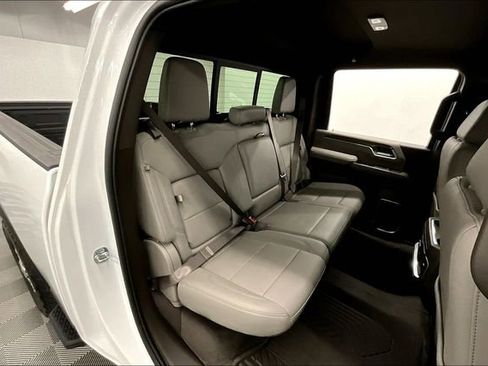 Used 2025 Chevrolet Silverado 2500 LTZ w/ LTZ Convenience Package AWD/4WD image 25