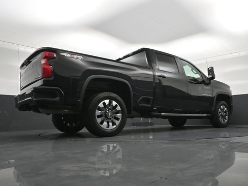 Used 2022 Chevrolet Silverado 2500 Custom w/ Custom Convenience Package AWD/4WD image 31