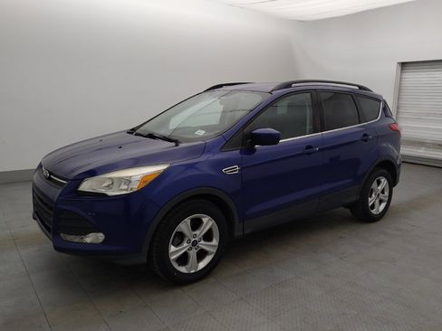 Used 2016 Ford Escape SE w/ Equipment Group 201A FWD image 2