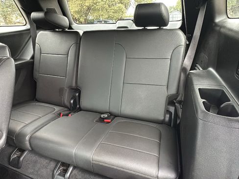 Used 2023 Chevrolet Traverse Premier w/ Redline Edition image 16