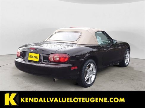Used 2004 MAZDA MX-5 Miata LS image 5