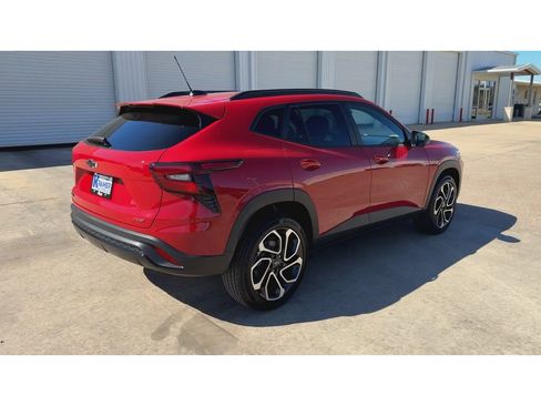 New 2026 Chevrolet Trax RS image 8