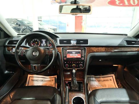 Used 2013 Volkswagen Passat 3.6 SEL Premium FWD image 27