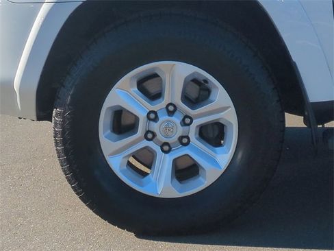 Used 2018 Toyota 4Runner SR5 image 17