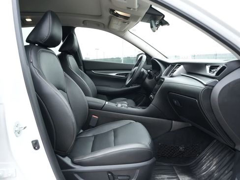 Certified 2025 INFINITI QX50 Luxe w/ Cargo Package AWD/4WD image 22
