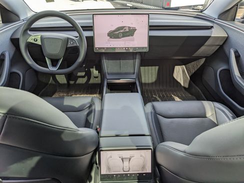 Used 2025 Tesla Model 3 Long Range image 17