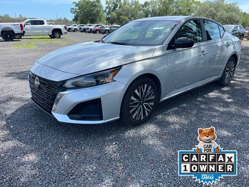 Used 2024 Nissan Altima 2.5 SV FWD image 1