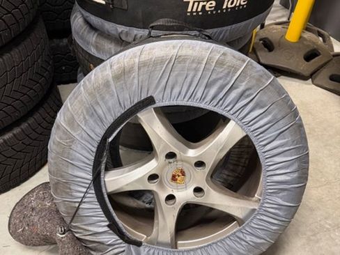 Used 2018 Porsche 718 Cayman image 34