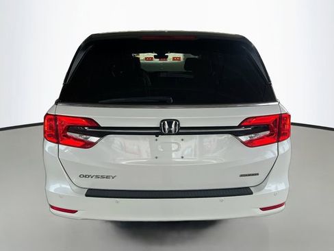 Certified 2024 Honda Odyssey Touring image 7