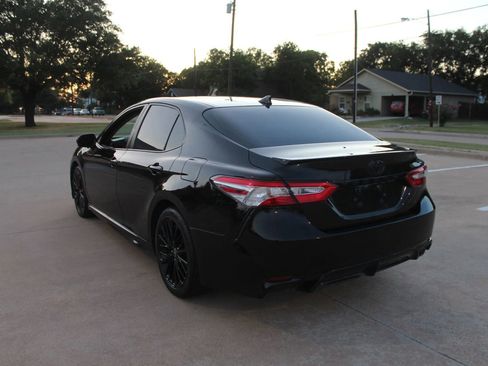 Used 2020 Toyota Camry SE image 8