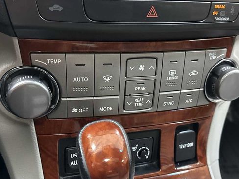 Used 2012 Toyota Highlander Limited image 19