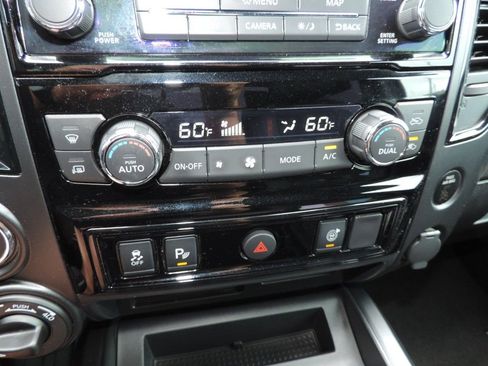 Used 2023 Nissan Titan PRO-4X AWD/4WD image 24