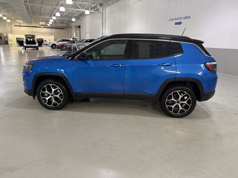 Used 2025 Jeep Compass Limited AWD/4WD image 5