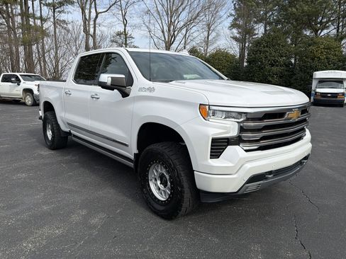 Used 2022 Chevrolet Silverado 1500 High Country w/ High Country Premium Package image 3