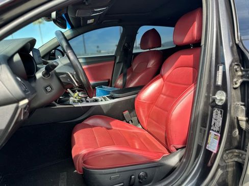 Used 2021 Kia Stinger GT2 image 5