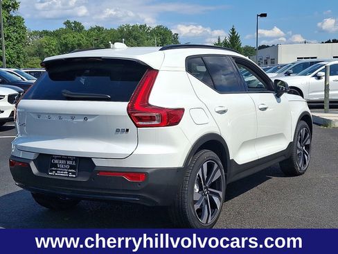 New 2025 Volvo XC40 B5 Ultra w/ Protection Package Premier image 7
