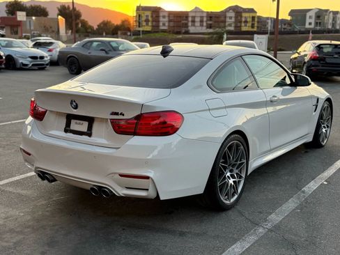 Used 2017 BMW M4 Coupe image 5