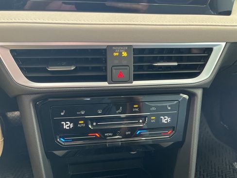 New 2026 Volkswagen Taos SE image 23