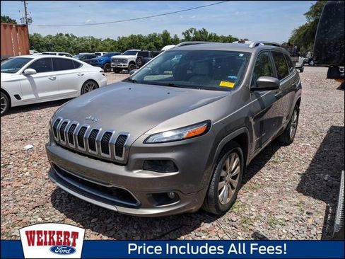 Used 2017 Jeep Cherokee Overland w/ Technology Group FWD image 1