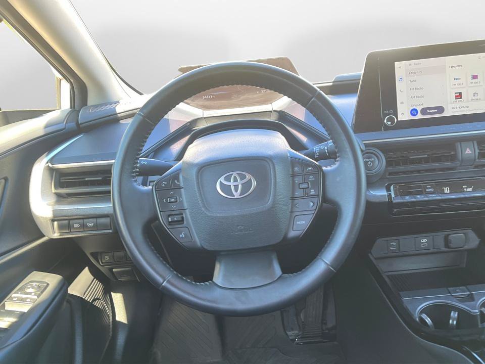 Used 2025 Toyota Prius LE FWD image 10