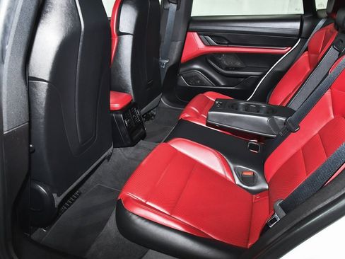 Used 2022 Porsche Taycan image 44