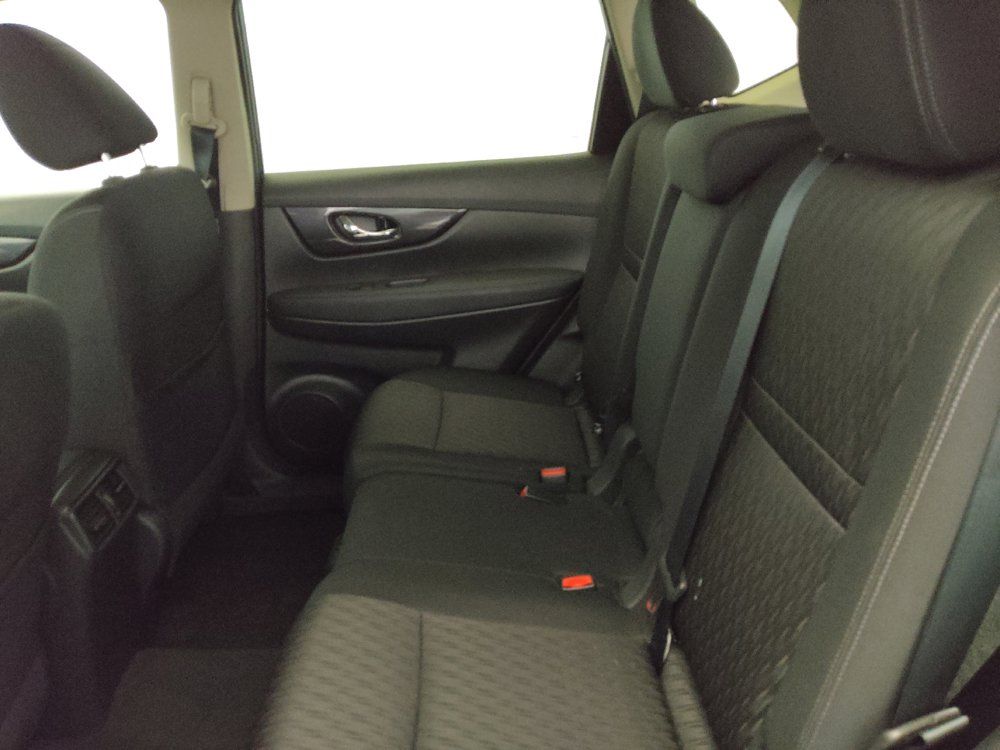 Used 2019 Nissan Rogue SV AWD/4WD image 18