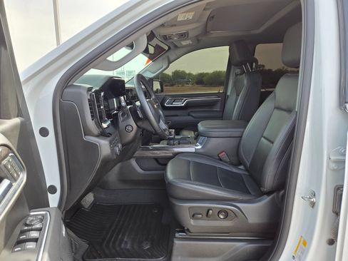 Used 2025 Chevrolet Silverado 1500 LTZ w/ Z71 Off-Road Package AWD/4WD image 16