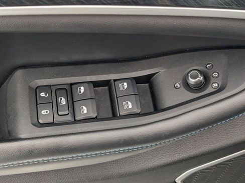 Used 2024 Jeep Grand Cherokee Trailhawk AWD/4WD image 12