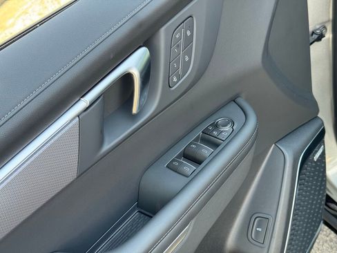 New 2025 Buick Enclave Sport Touring w/ Super Cruise Package image 17