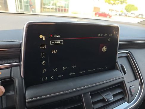 Used 2024 GMC Yukon SLT w/ SLT Premium Package AWD/4WD image 13