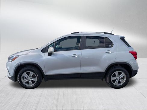 Used 2022 Chevrolet Trax LT w/ LT Convenience Package AWD/4WD image 2