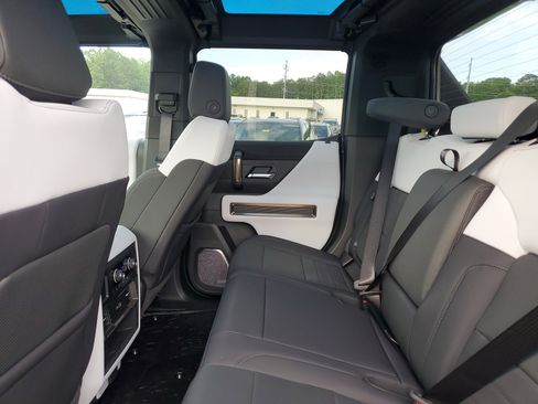 New 2025 GMC Hummer EV 2X image 10
