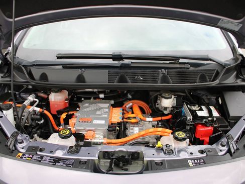 Used 2023 Chevrolet Bolt LT image 10