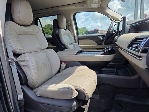 Used 2024 Lincoln Navigator Reserve AWD/4WD image 21