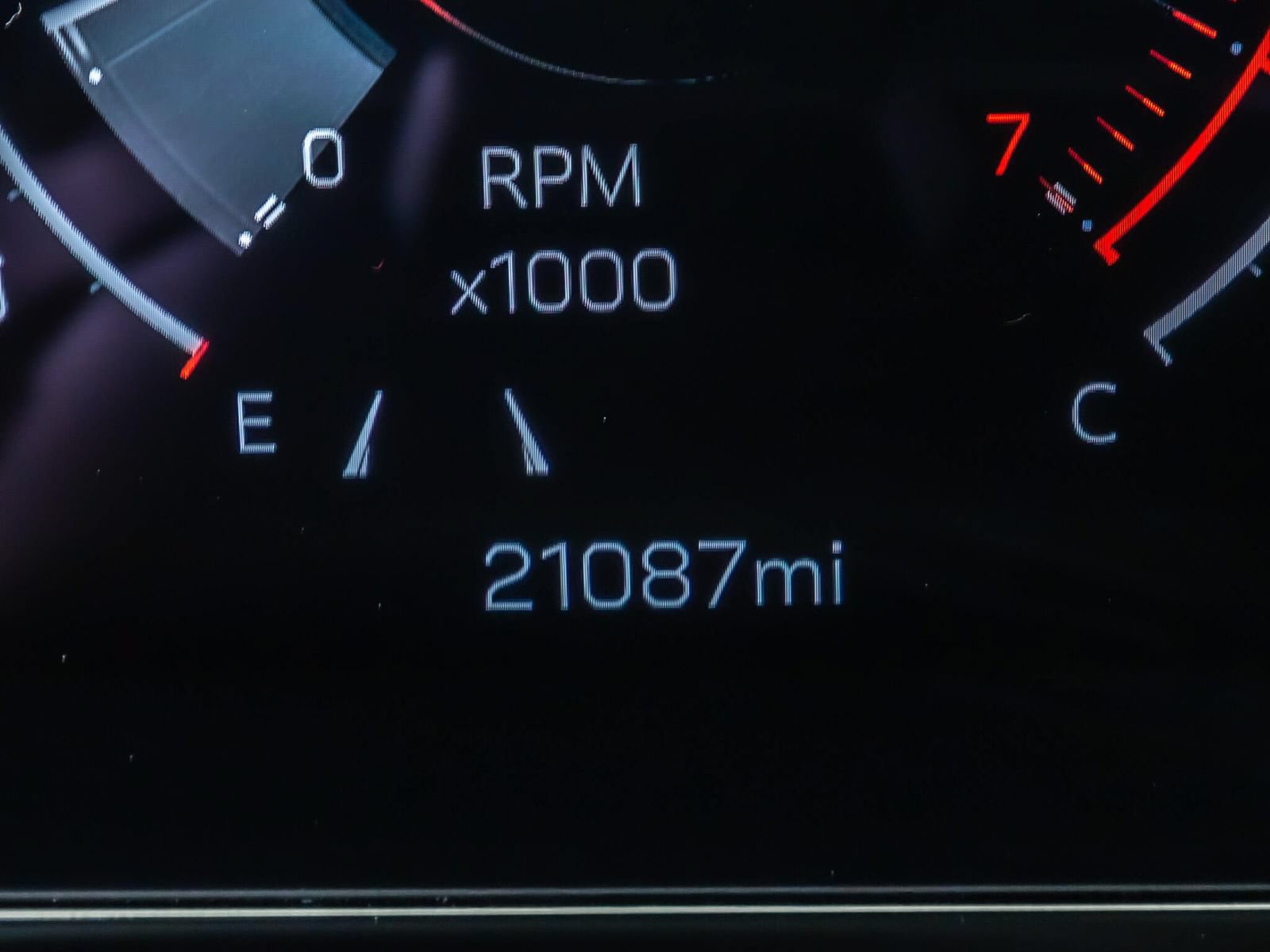 Used 2025 GMC Yukon Denali Ultimate AWD/4WD image 18