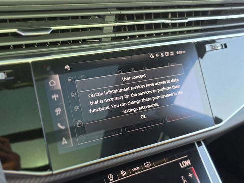 Used 2025 Audi RS Q8 performance AWD/4WD image 25