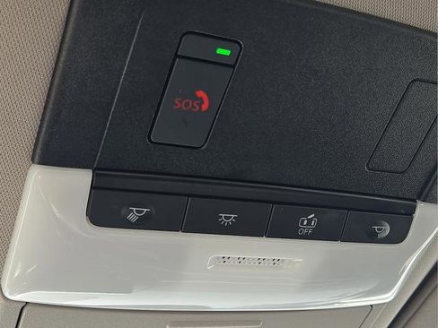 Used 2025 Nissan Altima 2.5 SV FWD image 12
