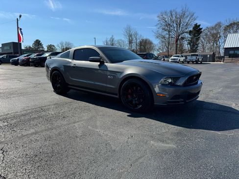 Used 2013 Ford Mustang GT image 4