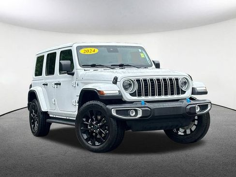 Used 2024 Jeep Wrangler Unlimited Sahara AWD/4WD image 2