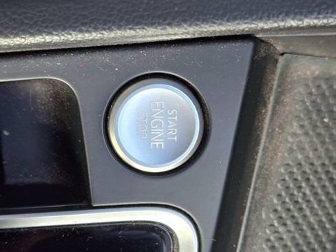 Used 2020 Volkswagen Jetta SEL image 11