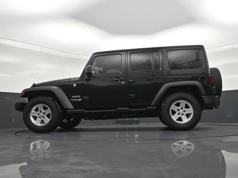 Used 2018 Jeep Wrangler Unlimited Sport S AWD/4WD image 24