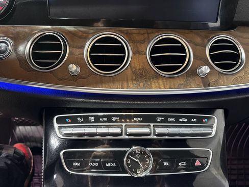 Used 2017 Mercedes-Benz E 400 4MATIC Wagon image 99