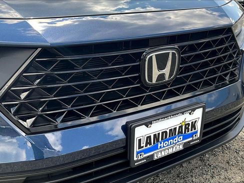 Used 2025 Honda Accord SE image 30