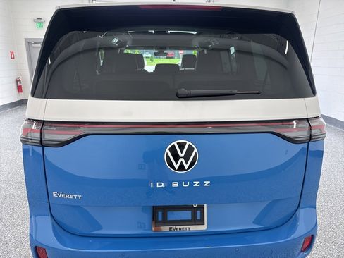 New 2025 Volkswagen ID. Buzz Pro S Plus image 3
